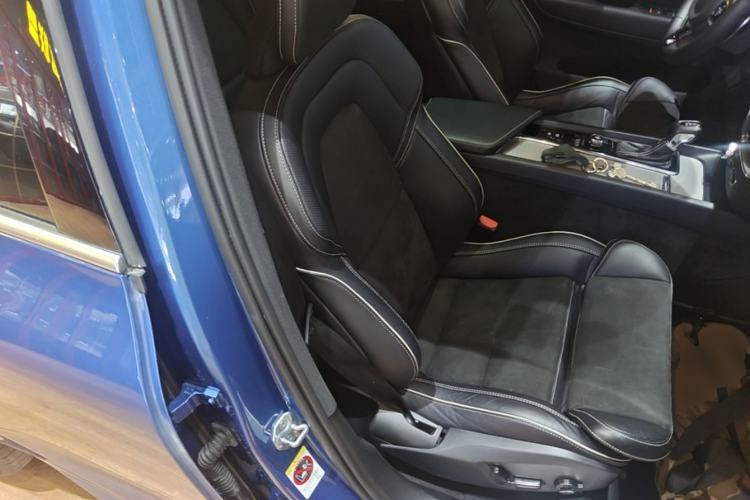 Used Volvo XC60 2019 T5 4x4 Smart & Dynamic Sport Edition China VI Standard Right Front Seat