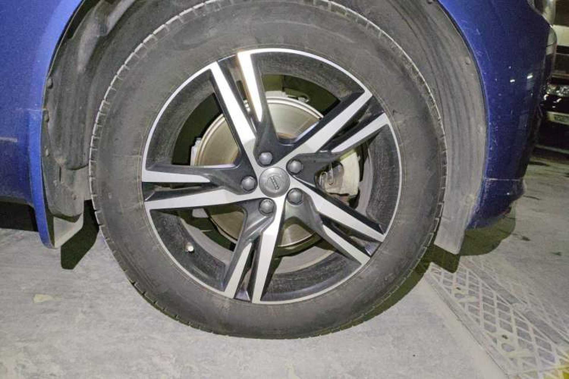 Used Volvo XC60 2019 T5 4x4 Zhiyuan Sport Edition China V Standard Right Front Wheel Hub