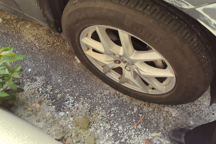 Used Volvo XC60 2019 T5 4x4 Smart Edition China V Standard Right Front Wheel Hub