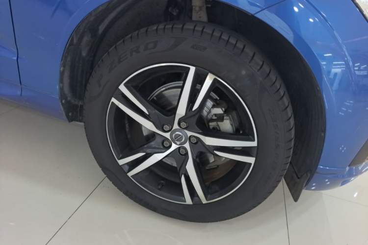 Used Volvo XC60 2019 T5 4x4 Zhiya Sport Edition China V Standard Right Front Wheel Hub