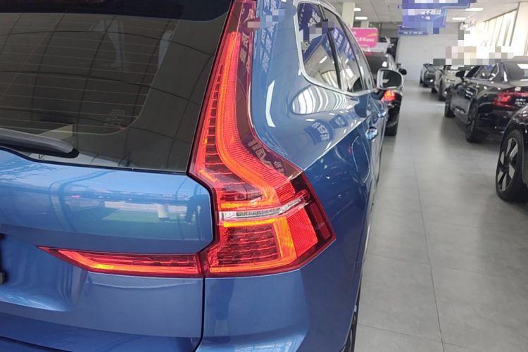 Used Volvo XC60 2019 T5 4x4 Smart & Dynamic Sport Edition China VI Standard Right Rear Taillight