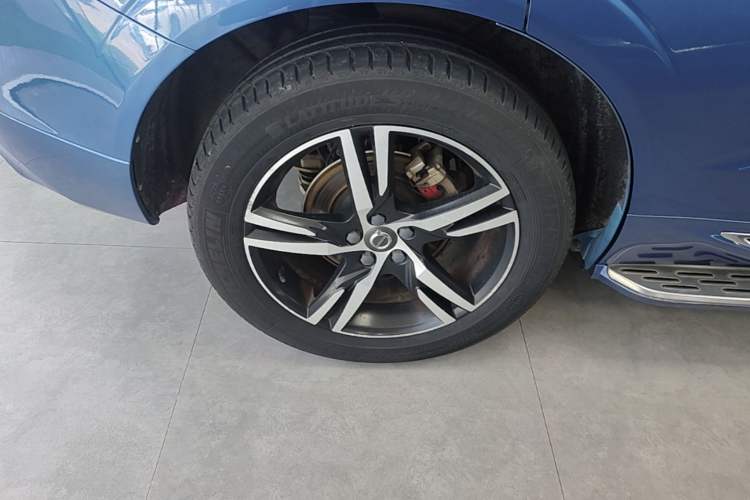 Used Volvo XC60 2019 T5 4x4 Smart & Dynamic Sport Edition China VI Standard Right Rear Wheel Hub