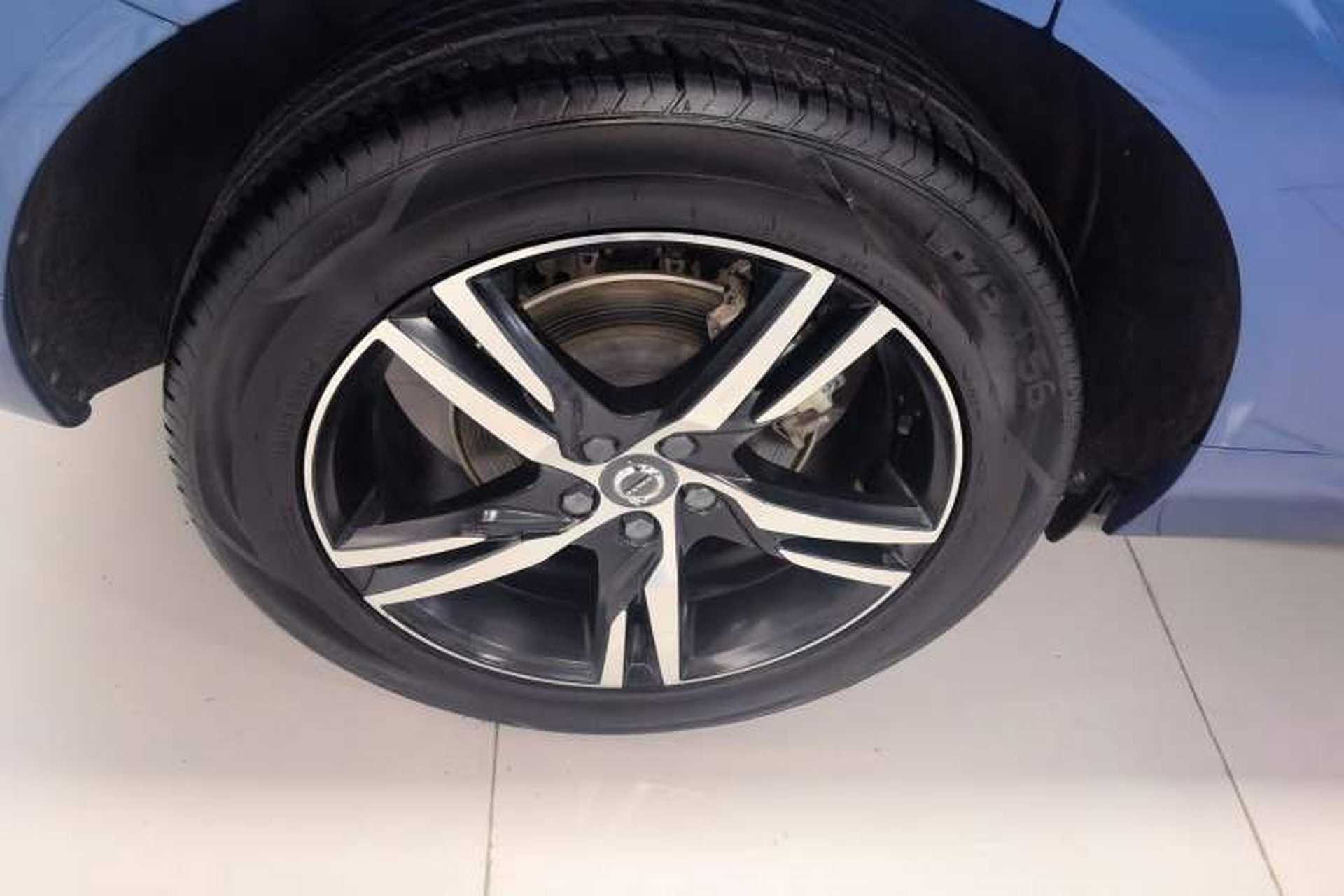 Used Volvo XC60 2019 T5 4x4 Smart & Dynamic Sport Edition China VI Standard Right Rear Wheel Hub