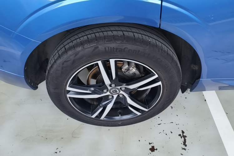 Used Volvo XC60 2019 T5 4x4 Smart & Dynamic Sport Edition China VI Standard Right Rear Wheel Hub