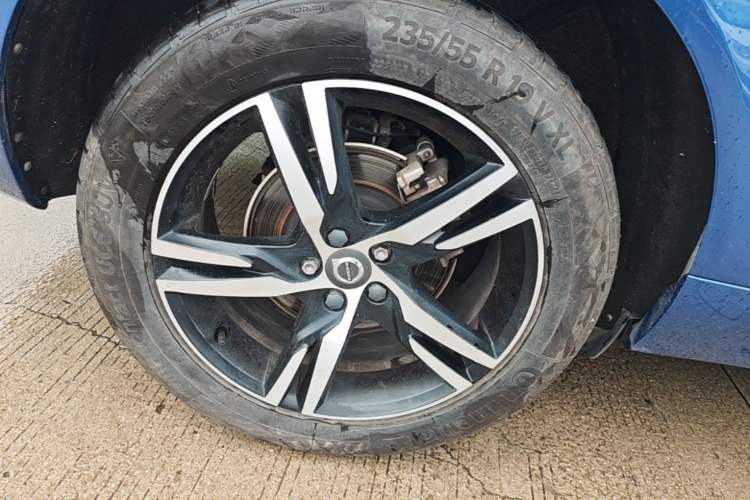 Used Volvo XC60 2019 T5 4x4 Smart & Dynamic Sport Edition China VI Standard Right Rear Wheel Hub