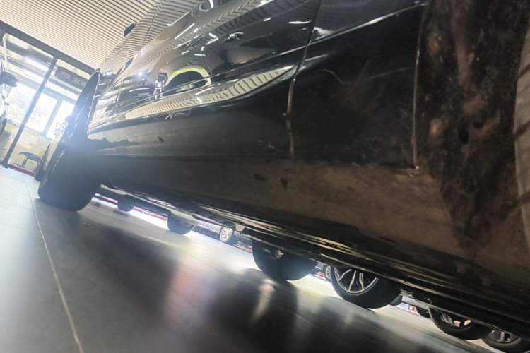 Used Volvo XC60 2019 T5 4x4 Smart Edition China V Standard Right Side Sill