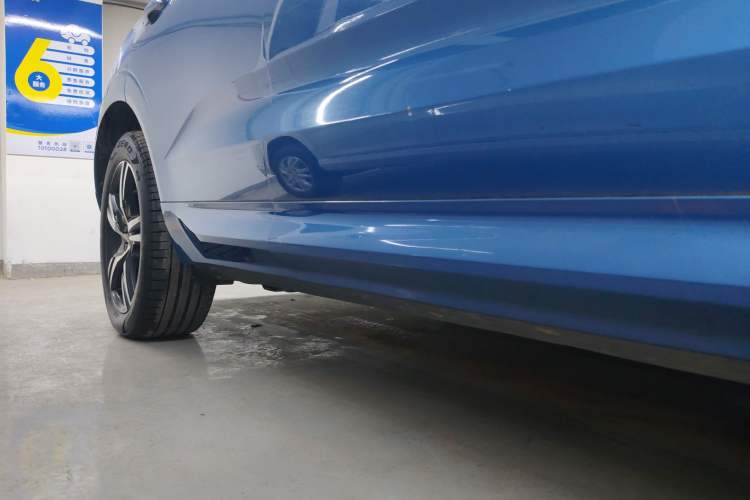 Used Volvo XC60 2019 T5 4x4 Zhiyuan Sport Edition China V Standard Right Side Sill