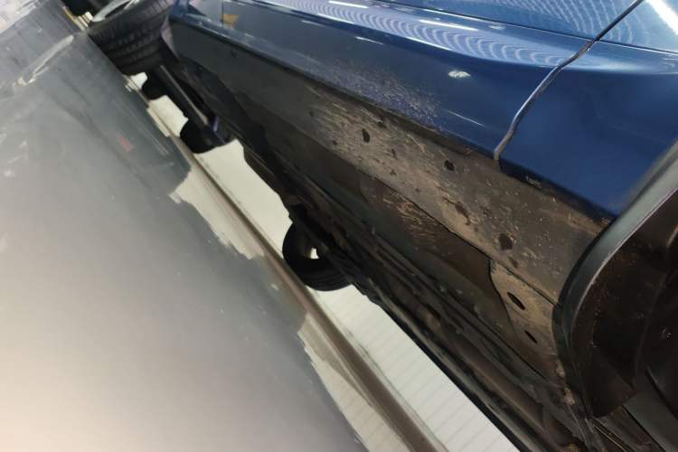 Used Volvo XC60 2019 T5 4x4 Smart & Dynamic Sport Edition China VI Standard Right Side Sill