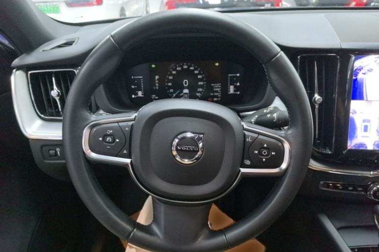 Used Volvo XC60 2019 T5 4x4 Smart Edition China VI Standard Steering Wheel