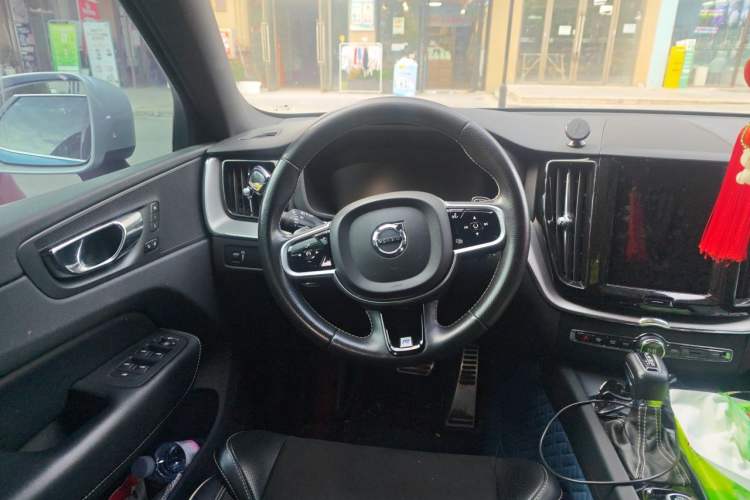 Used Volvo XC60 2019 T5 4x4 Zhiyuan Sport Edition China V Standard Steering Wheel