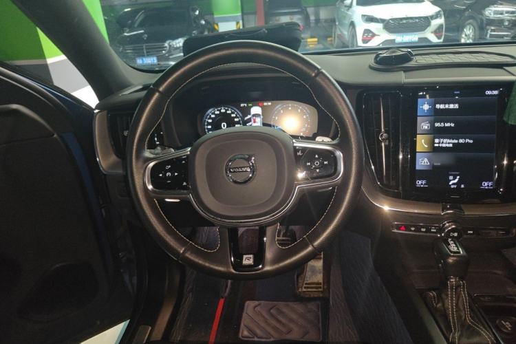 Used Volvo XC60 2019 T5 4x4 Zhiyuan Sport Edition China V Standard Steering Wheel