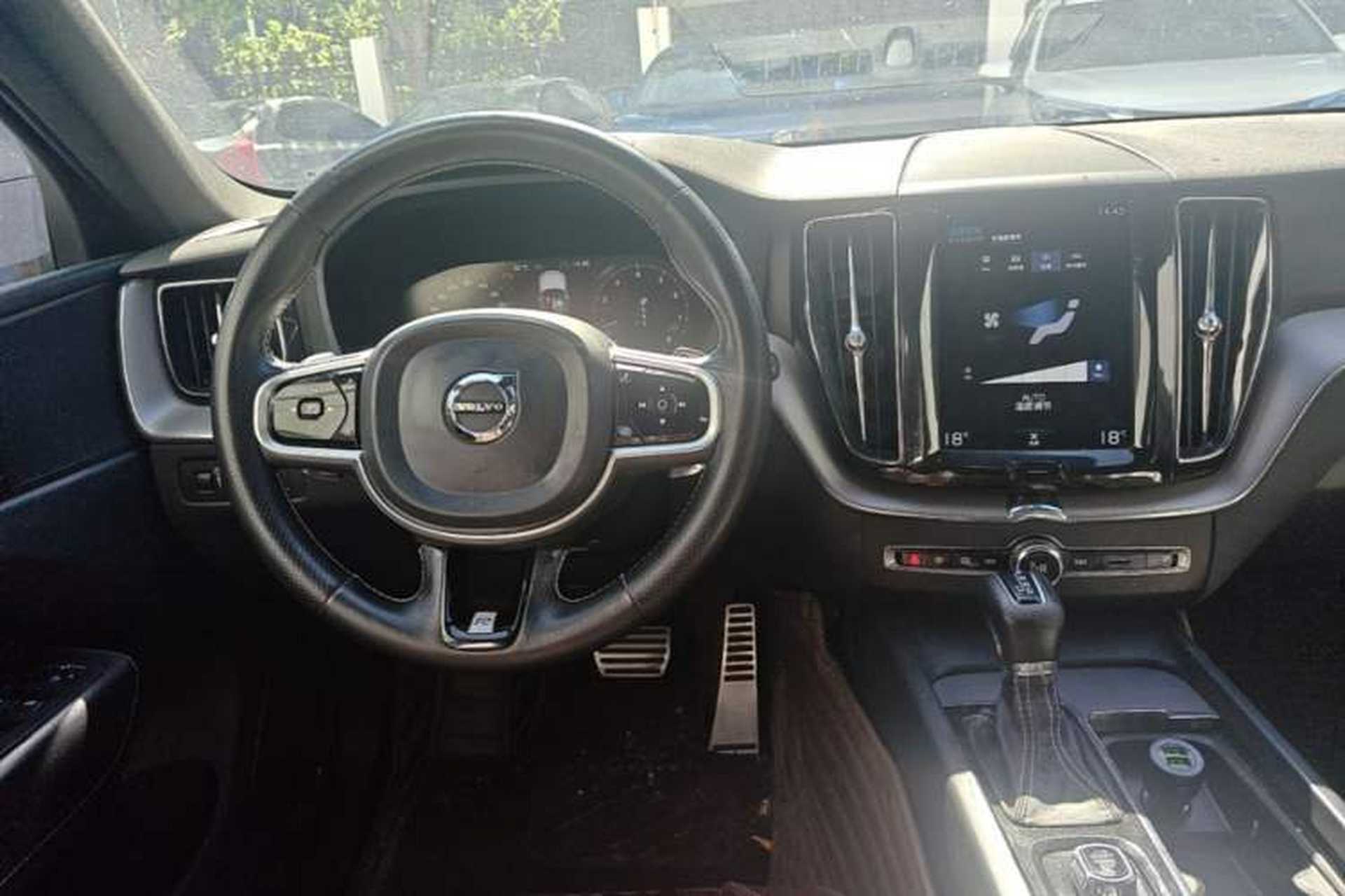 Used Volvo XC60 2019 T5 4x4 Smart & Dynamic Sport Edition China VI Standard Steering Wheel