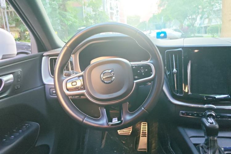 Used Volvo XC60 2019 T5 4x4 Zhiyuan Sport Edition China V Standard Steering Wheel