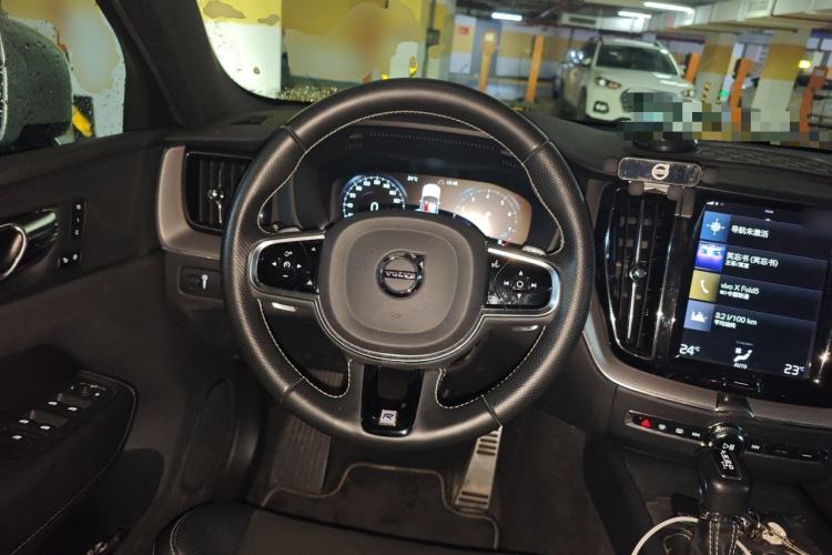 Used Volvo XC60 2019 T5 4x4 Zhiyuan Sport Edition China V Standard Steering Wheel