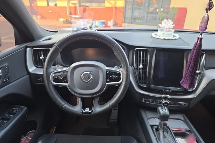 Used Volvo XC60 2019 T5 4x4 Zhiyuan Sport Edition China V Standard Steering Wheel