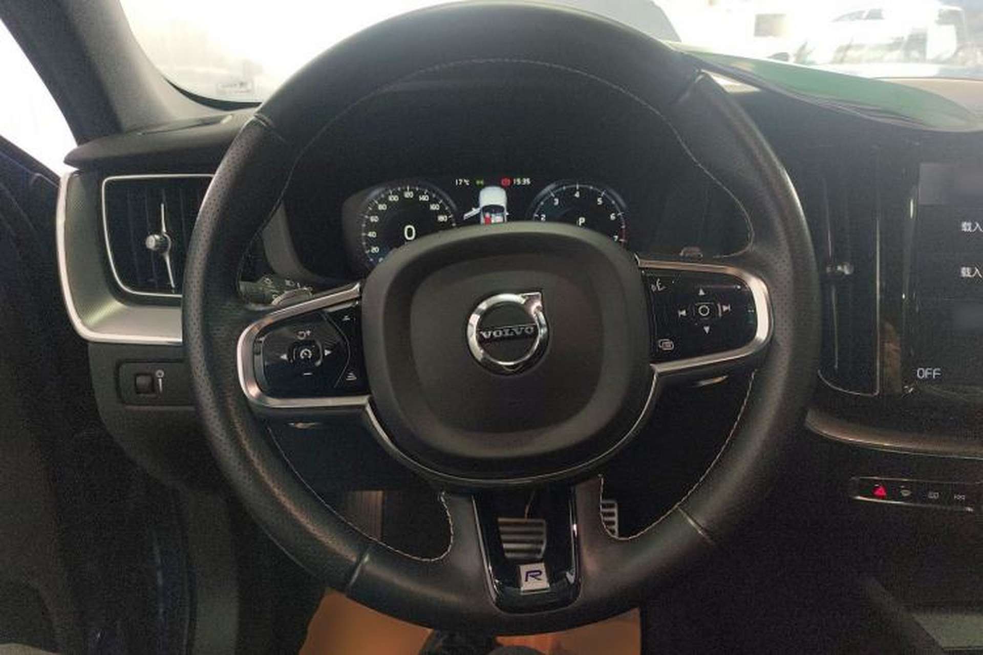 Used Volvo XC60 2019 T5 4x4 Smart & Dynamic Sport Edition China VI Standard Steering Wheel