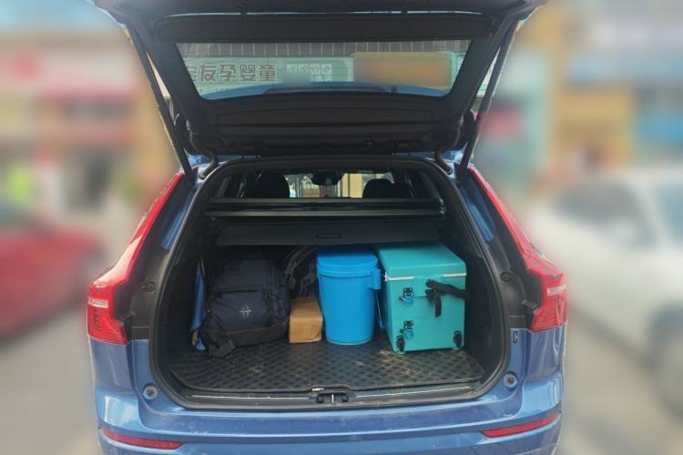 Used Volvo XC60 2019 T5 4x4 Zhiyuan Sport Edition China V Standard Trunk