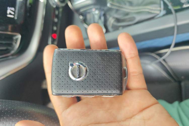 Used Volvo XC60 2019 T5 4x4 Zhiyuan Sport Edition China V Standard Vehicle Key