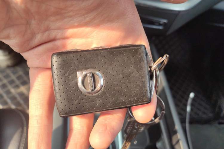 Used Volvo XC60 2019 T5 4x4 Zhiyuan Sport Edition China V Standard Vehicle Key
