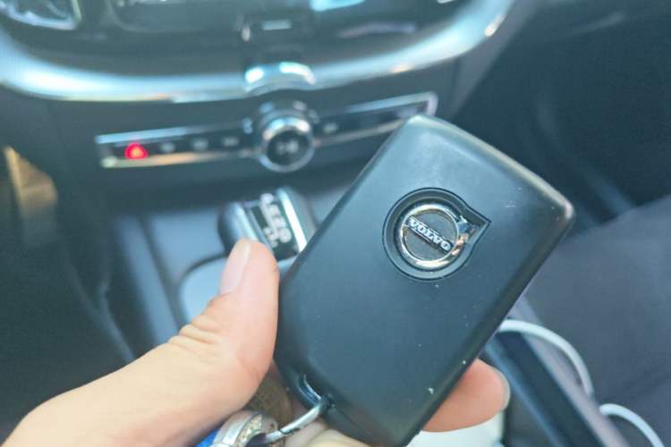 Used Volvo XC60 2019 T5 4x4 Zhiyuan Sport Edition China V Standard Vehicle Key