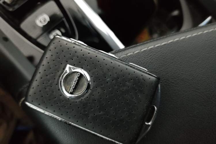 Used Volvo XC60 2019 T5 4x4 Zhiyuan Sport Edition China V Standard Vehicle Key