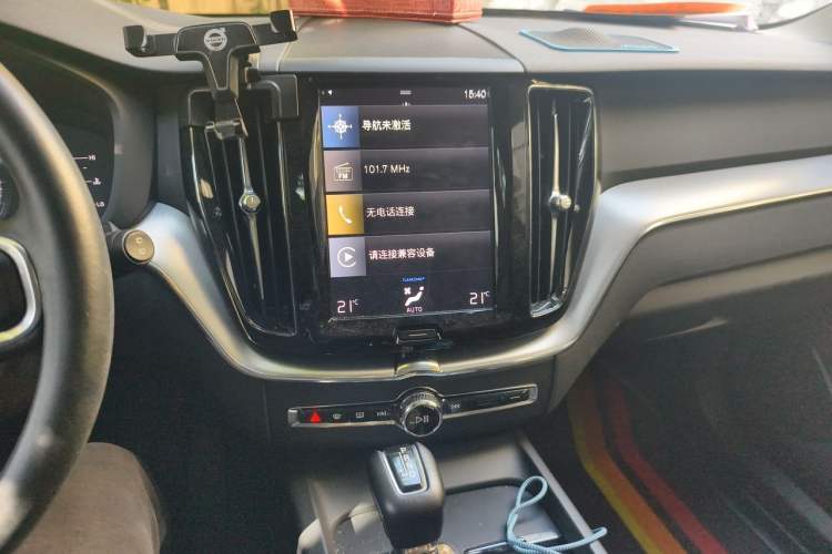 Used Volvo XC60 2019 T5 4x4 Smart Edition China VI Standard Audio And AC Panel