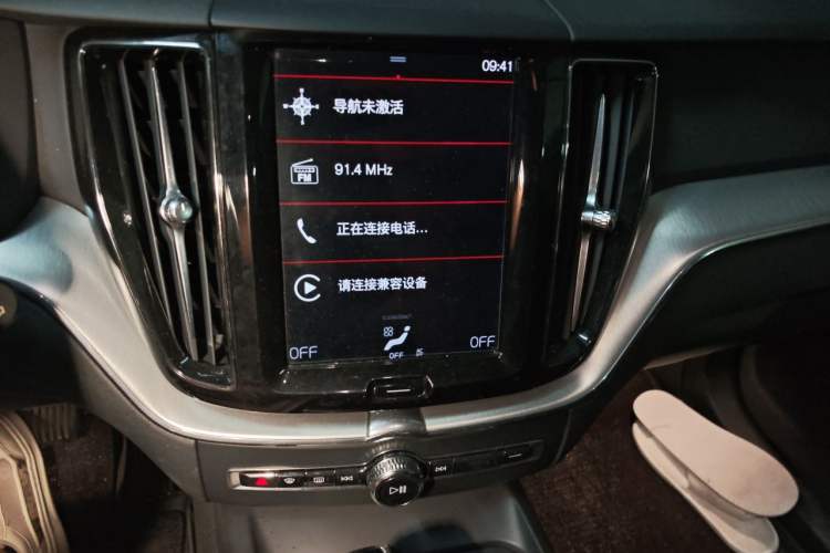 Used Volvo XC60 2019 T5 4x4 Smart Edition China VI Standard Audio And AC Panel