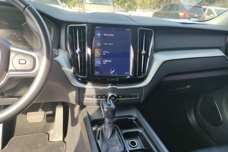 Used Volvo XC60 2019 T5 4x4 Smart Edition China VI Standard Audio And AC Panel