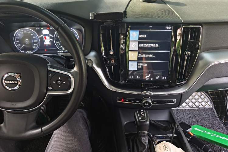 Used Volvo XC60 2019 T5 4x4 Smart Edition China V Standard Audio And AC Panel