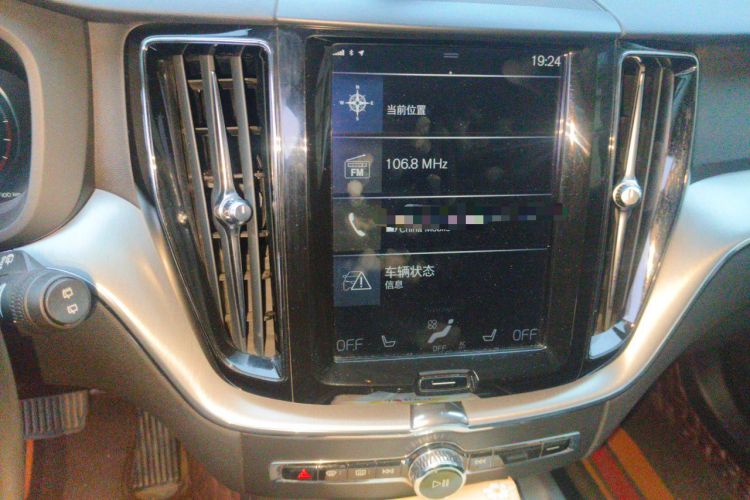 Used Volvo XC60 2019 T5 4x4 Smart Edition China V Standard Audio And AC Panel