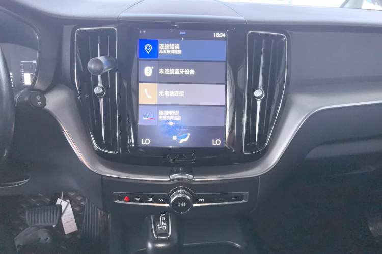 Used Volvo XC60 2019 T5 4x4 Smart Edition China VI Standard Audio And AC Panel