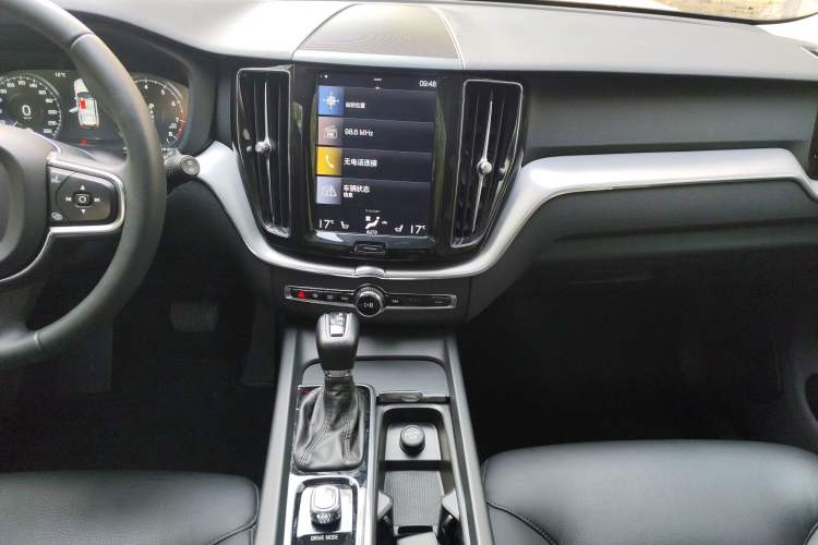 Used Volvo XC60 2019 T5 4x4 Zhiyuan Edition China VI Standard Audio And AC Panel