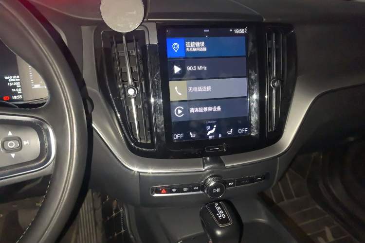 Used Volvo XC60 2019 T5 4x4 Smart Edition China VI Standard Audio And AC Panel