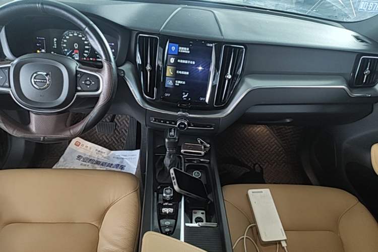 Used Volvo XC60 2019 T5 4x4 Smart Edition China V Standard Audio And AC Panel