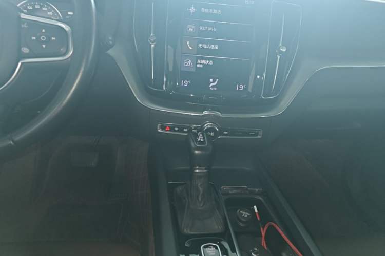 Used Volvo XC60 2019 T5 4x4 Smart Edition China VI Standard Audio And AC Panel