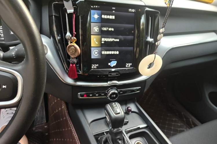 Used Volvo XC60 2019 T4 Zhiyi Edition China V Standard Audio And AC Panel