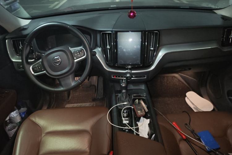 Used Volvo XC60 2019 T5 4x4 Smart Edition China VI Standard Center Console