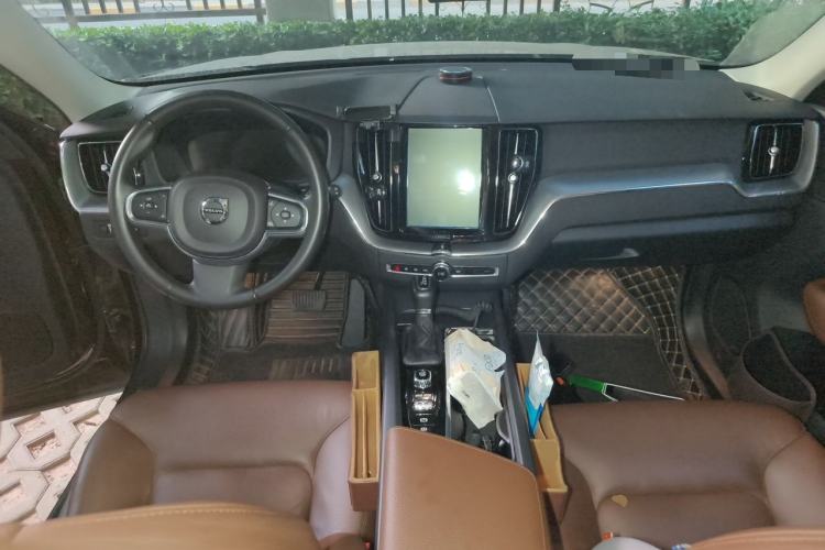 Used Volvo XC60 2019 T5 4x4 Smart Edition China V Standard Center Console