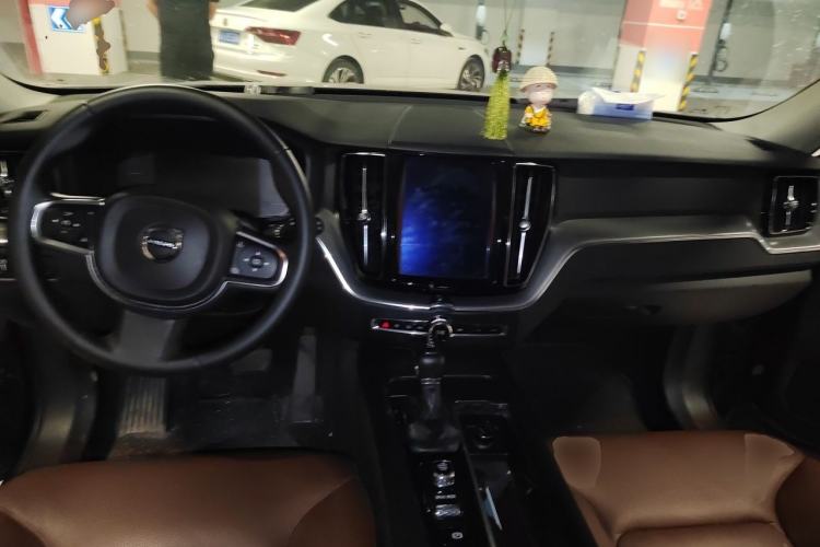 Used Volvo XC60 2019 T5 4x4 Smart Edition China V Standard Center Console