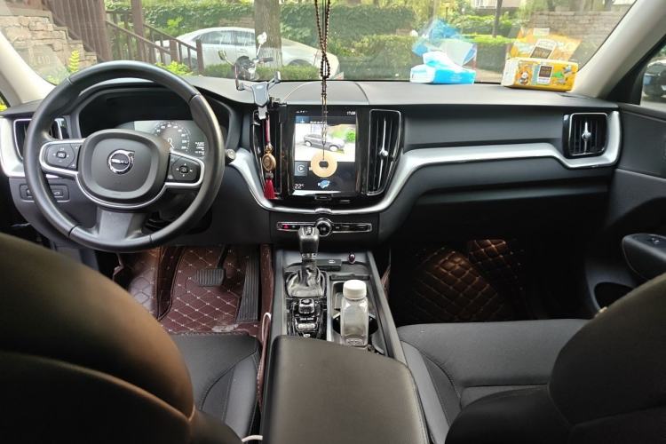 Used Volvo XC60 2019 T4 Zhiyi Edition China V Standard Center Console