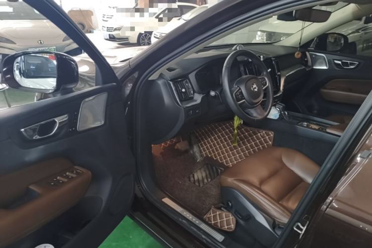 Used Volvo XC60 2019 T5 4x4 Smart Edition China V Standard Driver Seat