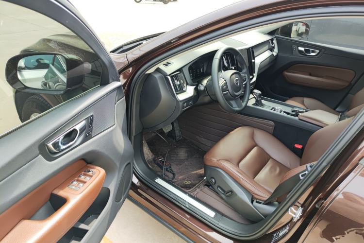 Used Volvo XC60 2019 T5 4x4 Smart Edition China VI Standard Driver Seat