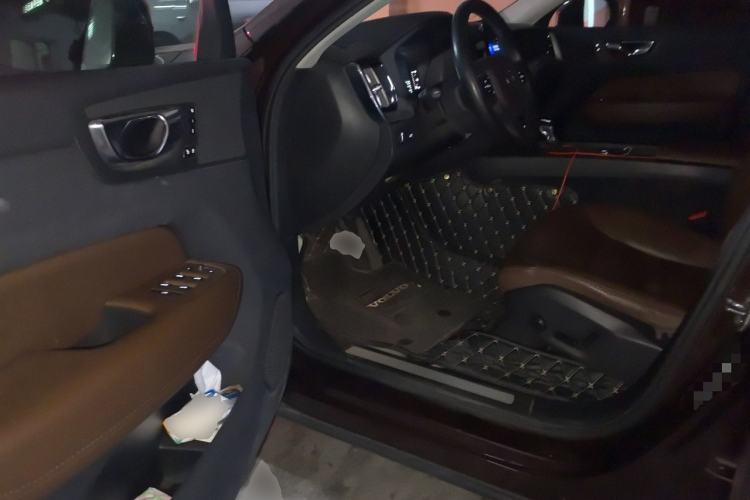 Used Volvo XC60 2019 T5 4x4 Smart Edition China VI Standard Driver Seat