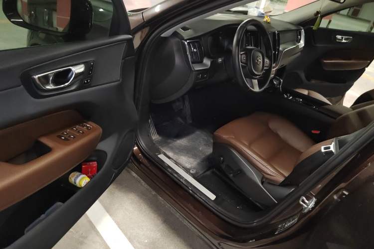 Used Volvo XC60 2019 T5 4x4 Smart Edition China V Standard Driver Seat