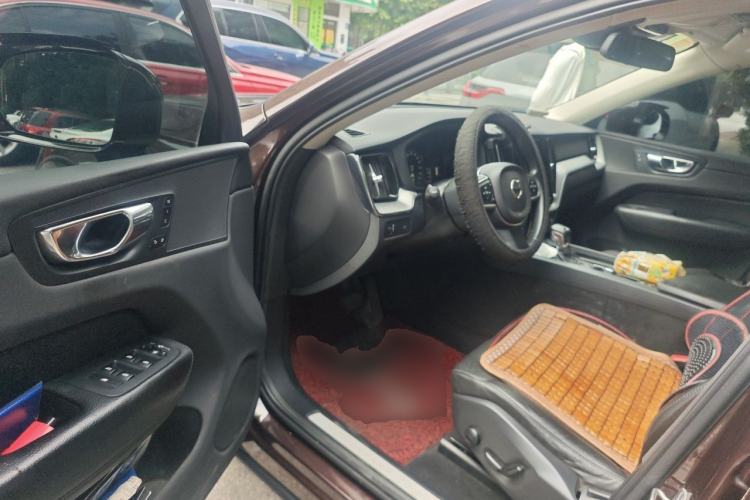 Used Volvo XC60 2019 T5 4x4 Smart Edition China VI Standard Driver Seat