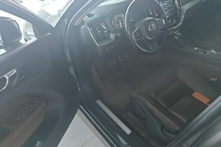 Used Volvo XC60 2019 T5 4x4 Smart Edition China VI Standard Driver Seat