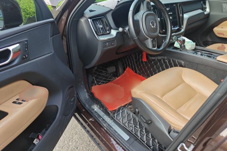 Used Volvo XC60 2019 T5 4x4 Smart Edition China V Standard Driver Seat
