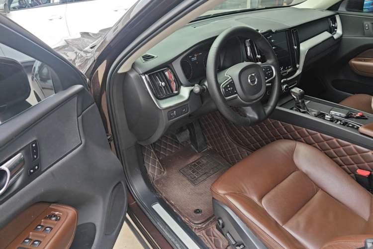 Used Volvo XC60 2019 T5 4x4 Zhiyuan Edition China VI Standard Driver Seat