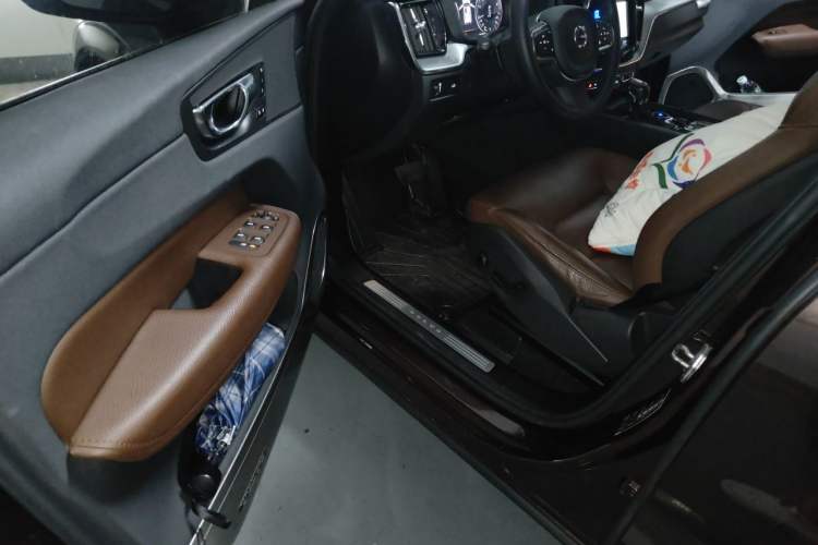 Used Volvo XC60 2019 T5 4x4 Zhiyuan Edition China VI Standard Driver Seat