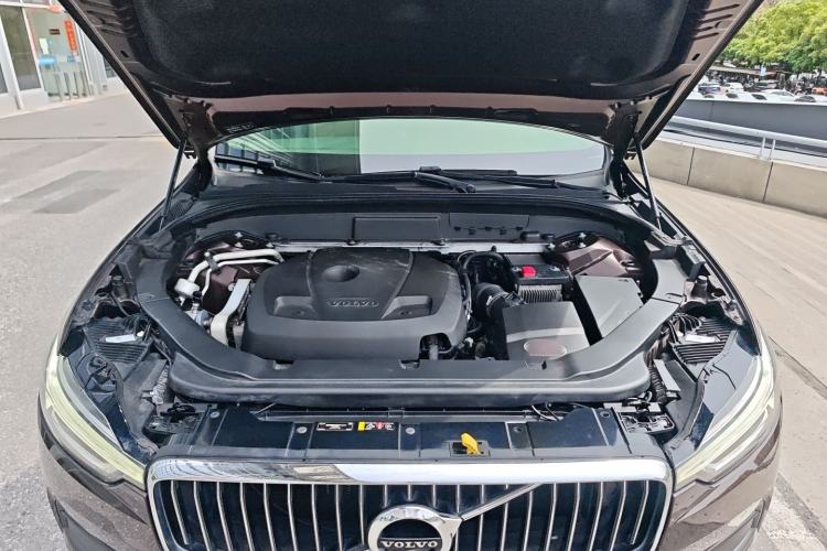 Used Volvo XC60 2019 T5 4x4 Smart Edition China V Standard Engine Bay